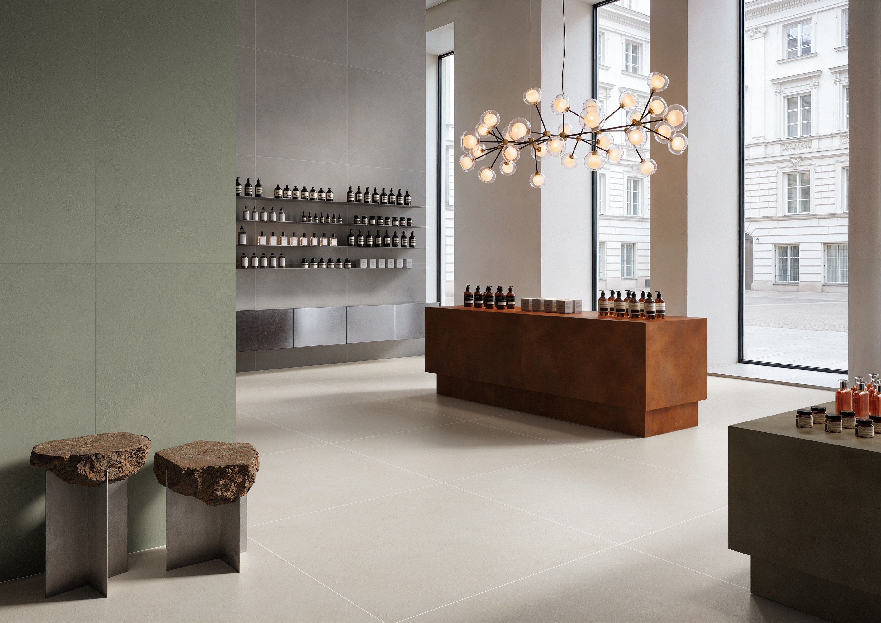 VitrA_Tile_Cersaie 26_CONCRETE_WILDSHOT.jpg